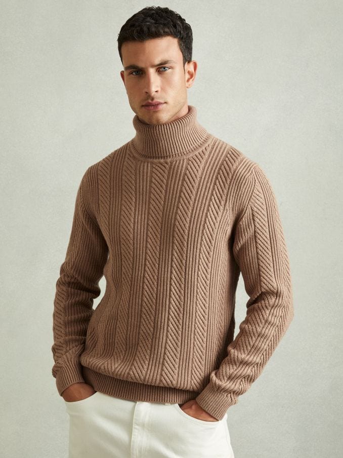 KNITWEAR